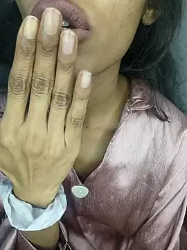 Snapshot of glam_goddess chatting on 12.06.24 glam goddess online show from 12.06.24