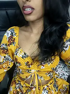 Snapshot of glam_goddess chatting on 12.18.24 glam goddess online show from 12.18.24