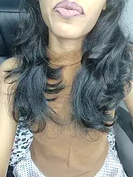 Snapshot of glam_goddess chatting on 12.23.24 glam goddess online show from 12.23.24