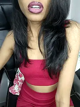 Snapshot of glam_goddess chatting on 01.03.25 glam goddess online show from 01.03.25