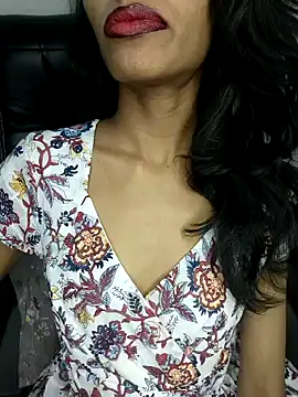 Snapshot of glam_goddess chatting on 01.07.25 glam goddess online show from 01.07.25