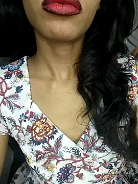 Snapshot of glam_goddess chatting on 01.08.25 glam goddess online show from 01.08.25