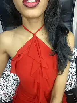 Snapshot of glam_goddess chatting on 01.11.25 glam goddess online show from 01.11.25