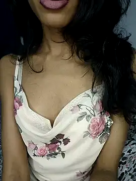 Snapshot of glam_goddess chatting on 01.12.25 glam goddess online show from 01.12.25