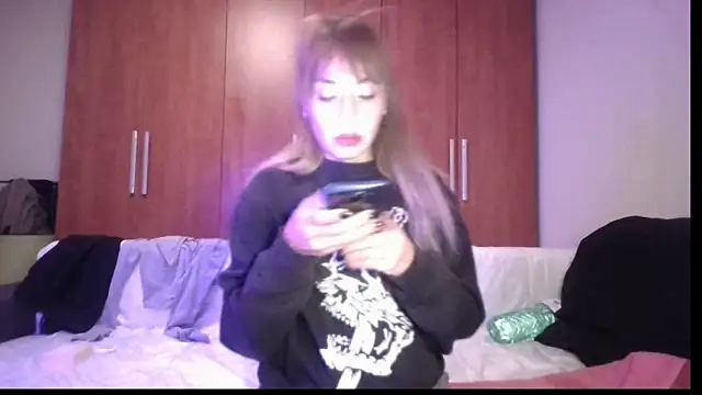 Snapshot of KarolinaReaper chatting on 11.03.25 KarolinaReaper online show from 11.03.25