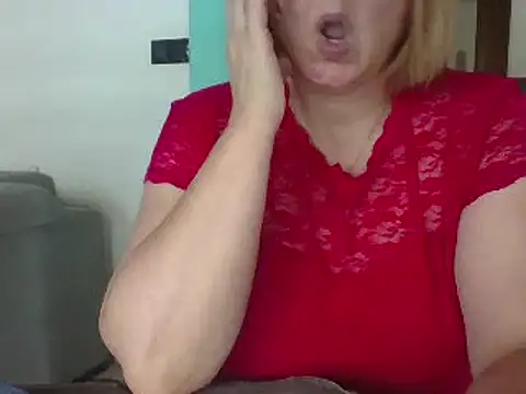 Snapshot of Sandcoq chatting on 12.13.24 Sandcoq online show from 12.13.24