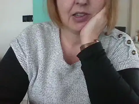 Snapshot of Sandcoq chatting on 01.08.25 Sandcoq online show from 01.08.25