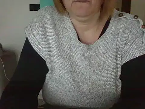 Snapshot of Sandcoq chatting on 01.09.25 Sandcoq online show from 01.09.25