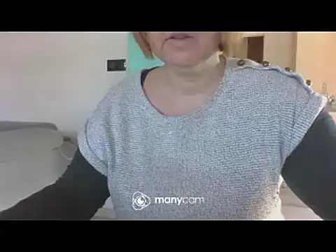 Snapshot of Sandcoq chatting on 02.06.25 Sandcoq online show from 02.06.25