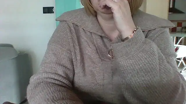Snapshot of Sandcoq chatting on 03.11.25 Sandcoq online show from 03.11.25