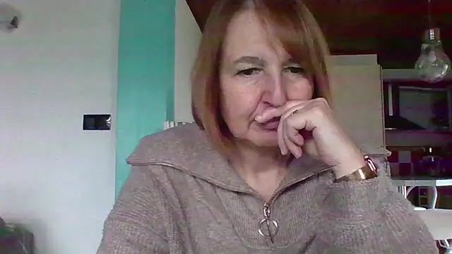 Snapshot of Sandcoq chatting on 10.23.25 Sandcoq online show from 10.23.25