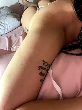 Snapshot of Vicvic69dp chatting on 11.16.25 Vicvic69dp online show from 11.16.25