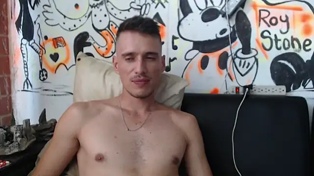 roystonee01 online show from 02.17.26