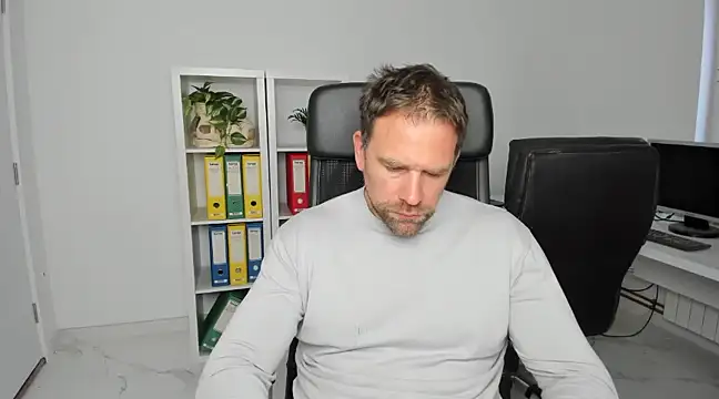 Snapshot of John-E-Dough chatting on 12.03.24 John-E-Dough online show from 12.03.24