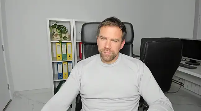 Snapshot of John-E-Dough chatting on 12.04.24 John-E-Dough online show from 12.04.24