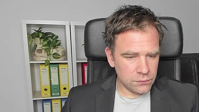 Snapshot of John-E-Dough chatting on 12.20.24 John-E-Dough online show from 12.20.24