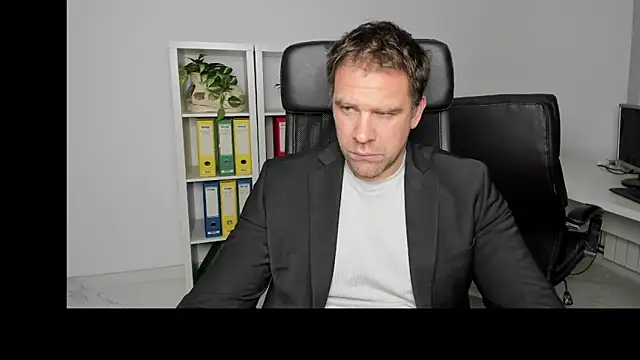 Snapshot of John-E-Dough chatting on 12.22.24 John-E-Dough online show from 12.22.24