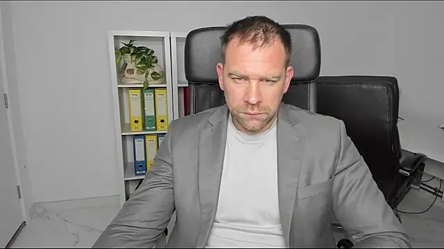 Snapshot of John-E-Dough chatting on 12.26.24 John-E-Dough online show from 12.26.24