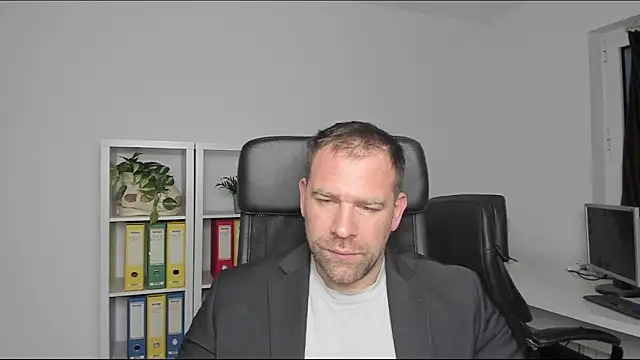 Snapshot of John-E-Dough chatting on 12.27.24 John-E-Dough online show from 12.27.24