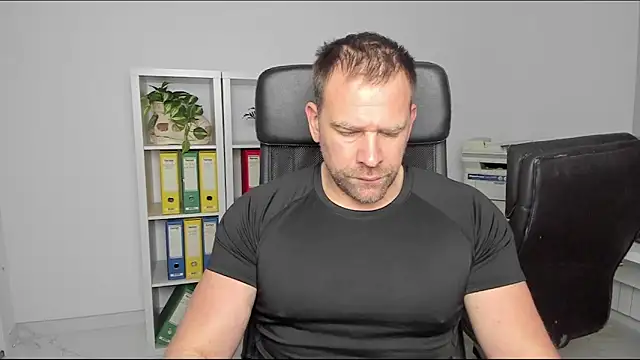 Snapshot of John-E-Dough chatting on 12.28.24 John-E-Dough online show from 12.28.24