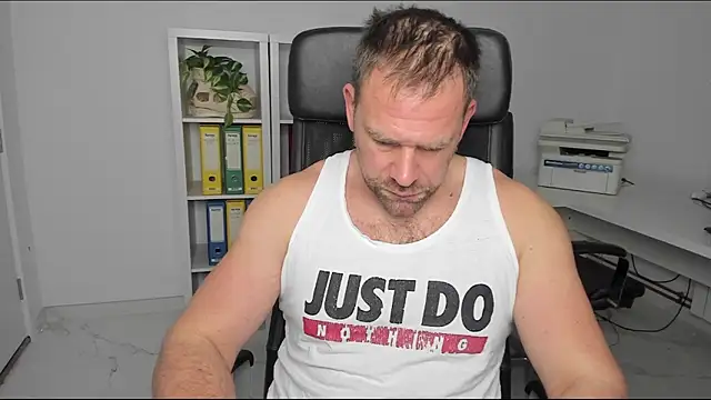 Snapshot of John-E-Dough chatting on 12.31.24 John-E-Dough online show from 12.31.24