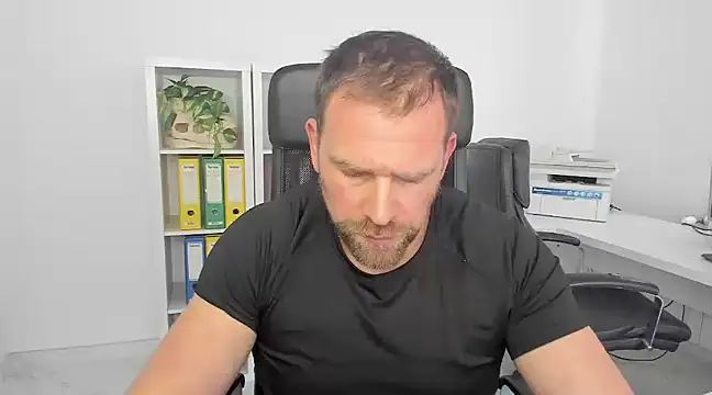 Snapshot of John-E-Dough chatting on 01.11.25 John-E-Dough online show from 01.11.25