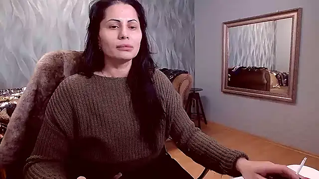 Snapshot of Sara_Poison chatting on 02.04.25 Sara Poison online show from 02.04.25