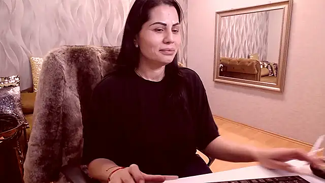 Snapshot of Sara_Poison chatting on 03.23.25 Sara Poison online show from 03.23.25