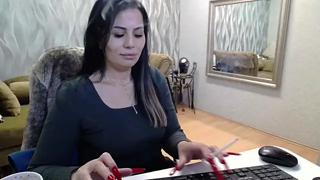 Snapshot of Sara_Poison chatting on 09.27.25 Sara Poison online show from 09.27.25