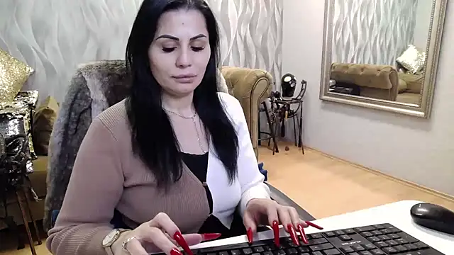 Snapshot of Sara_Poison chatting on 10.10.25 Sara Poison online show from 10.10.25