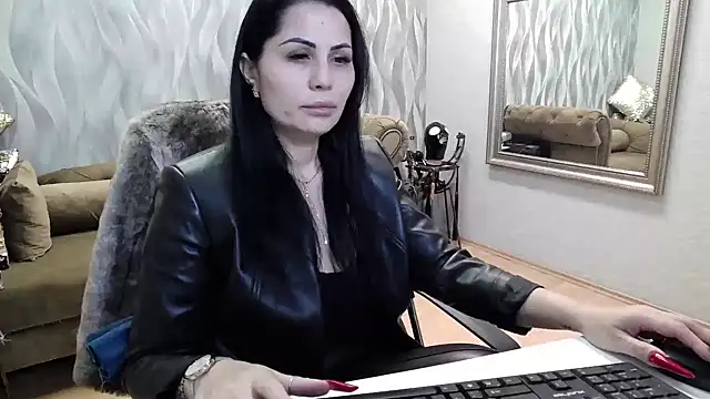 Snapshot of Sara_Poison chatting on 10.11.25 Sara Poison online show from 10.11.25