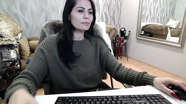 Snapshot of Sara_Poison chatting on 11.10.25 Sara Poison online show from 11.10.25