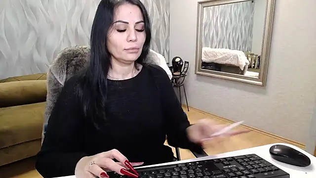 Snapshot of Sara_Poison chatting on 11.23.25 Sara Poison online show from 11.23.25