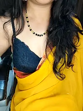 Snapshot of santurmom chatting on 01.11.26 santurmom online show from 01.11.26