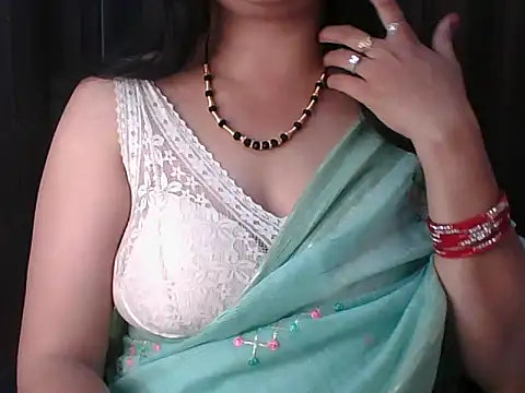 Snapshot of santurmom chatting on 02.15.26 santurmom online show from 02.15.26