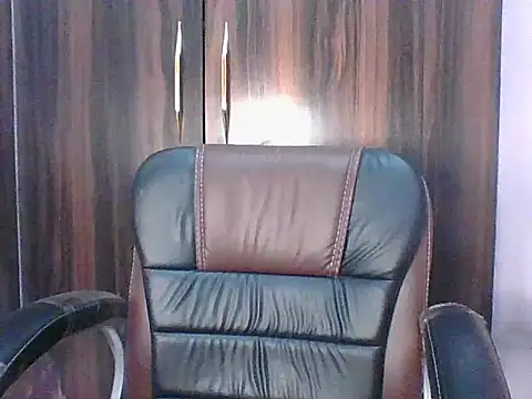 Snapshot of santurmom chatting on 03.01.26 santurmom online show from 03.01.26