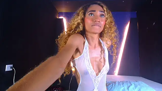 Charlotte Love10 online show from 02.03.25