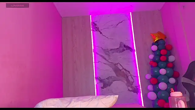 Charlotte Love10 online show from 12.14.25