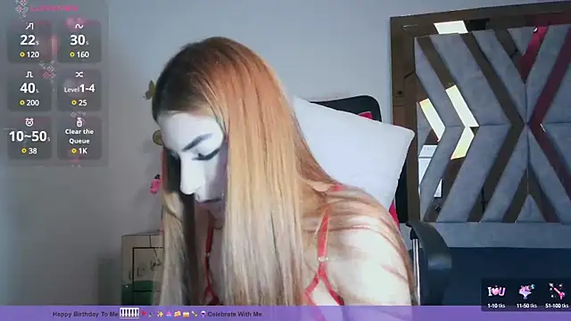 Snapshot of littleayshel chatting on 02.01.25 littleayshel online show from 02.01.25