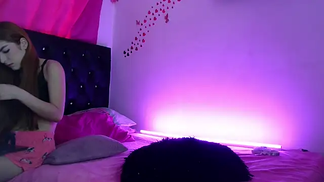 Snapshot of littleayshel chatting on 11.05.25 littleayshel online show from 11.05.25