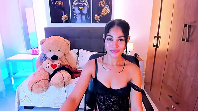 Snapshot of saralife chatting on 02.22.25 saralife online show from 02.22.25