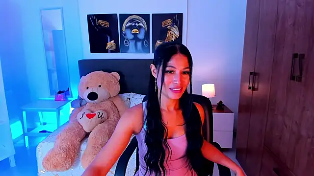 Snapshot of saralife chatting on 03.13.25 saralife online show from 03.13.25