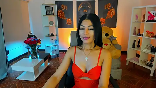 Snapshot of saralife chatting on 09.30.25 saralife online show from 09.30.25