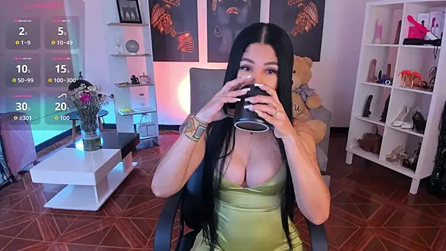 Snapshot of saralife chatting on 02.15.26 saralife online show from 02.15.26