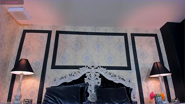 ImSophiie online show from 04.30.26