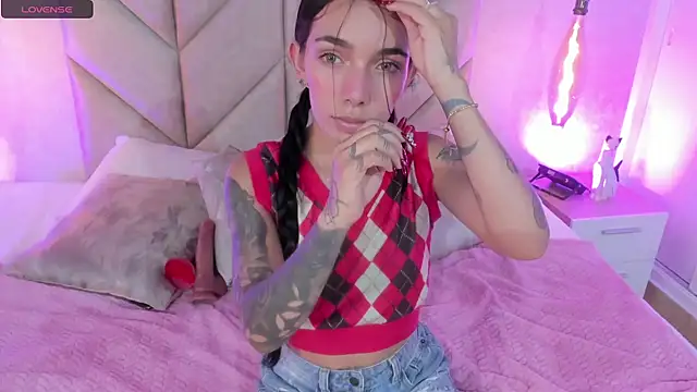 Mollymoon1 online show from 12.10.24