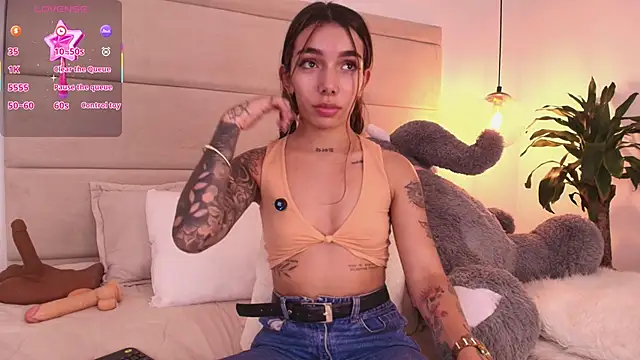 Mollymoon1 online show from 09.18.25