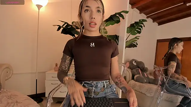 Snapshot of Mollymoon1 chatting on 01.31.26 Mollymoon1 online show from 01.31.26