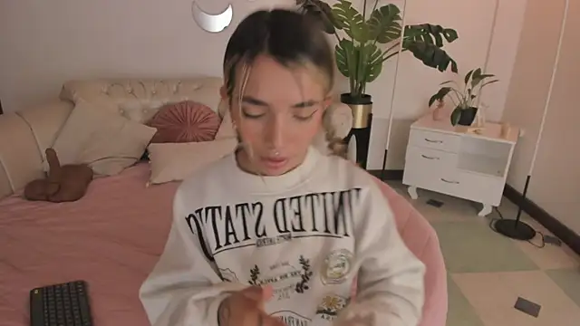 Snapshot of Mollymoon1 chatting on 02.09.26 Mollymoon1 online show from 02.09.26