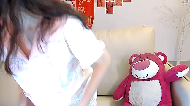 Snapshot of mango-a chatting on 02.04.25 mango-a online show from 02.04.25